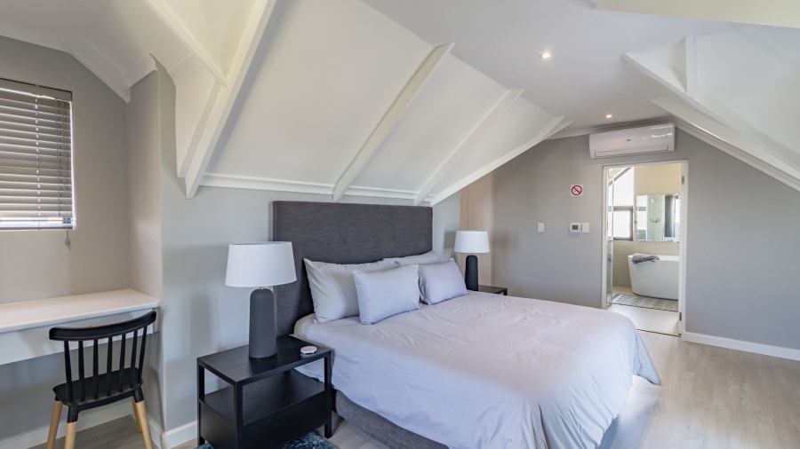 4 Bedroom Property for Sale in Grotto Bay Western Cape